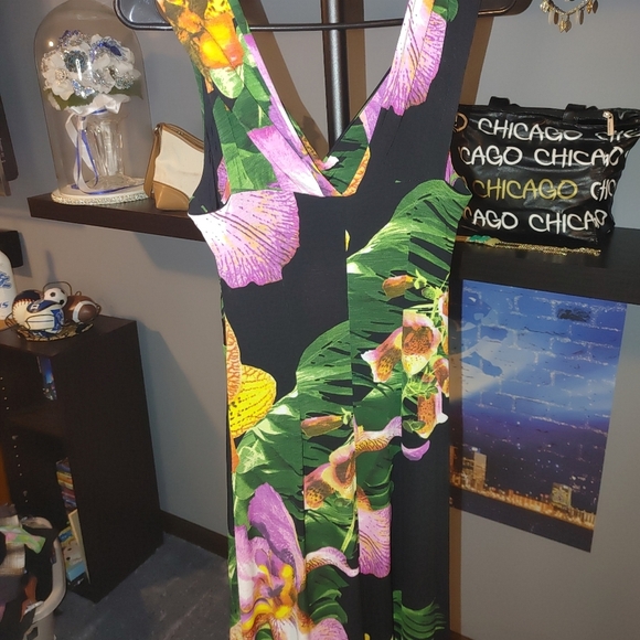 Elfe Maxi Dress With Vibrant Colors And Strechty material, Size Small - Picture 3 of 7